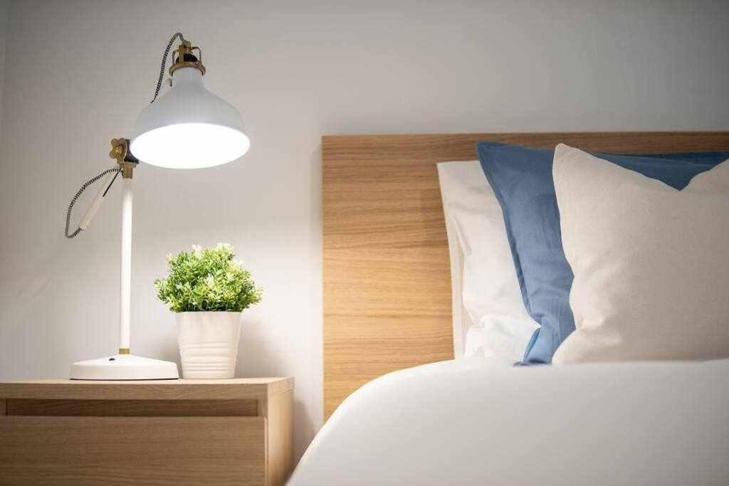 Modern 3Br Apt W/ Lg Terrace, Bbq, Ac & Parking 塔维拉 外观 照片