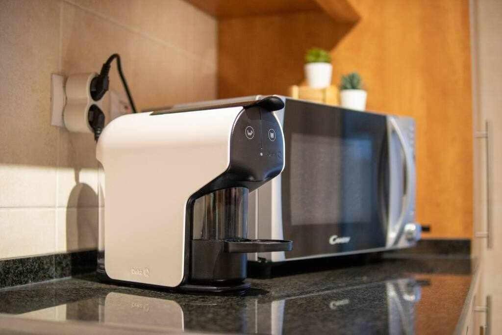 Modern 3Br Apt W/ Lg Terrace, Bbq, Ac & Parking 塔维拉 外观 照片