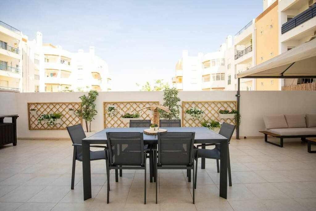 Modern 3Br Apt W/ Lg Terrace, Bbq, Ac & Parking 塔维拉 外观 照片