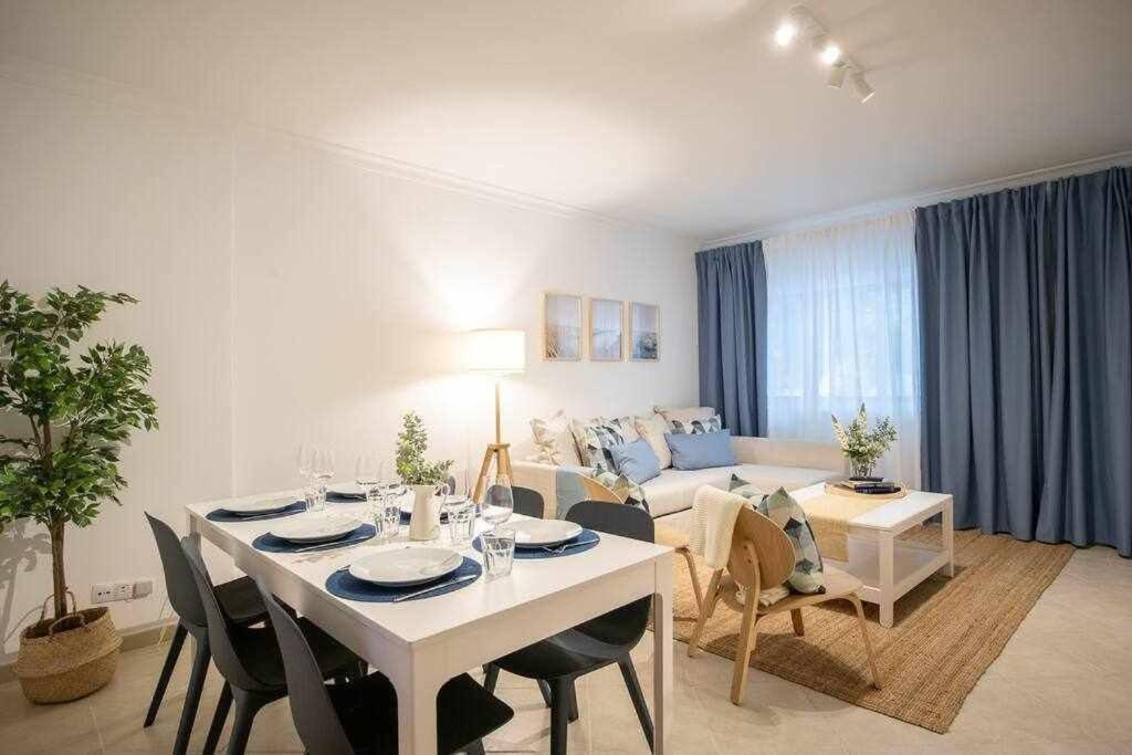 Modern 3Br Apt W/ Lg Terrace, Bbq, Ac & Parking 塔维拉 外观 照片