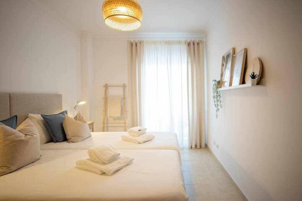 Modern 3Br Apt W/ Lg Terrace, Bbq, Ac & Parking 塔维拉 外观 照片